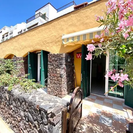 Coqueto Bungalow Con Piscina En Costa Del Silencio