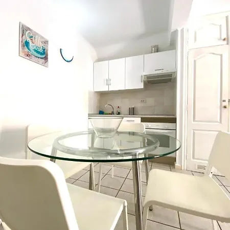 Coqueto Bungalow Con Piscina En Appartement *
