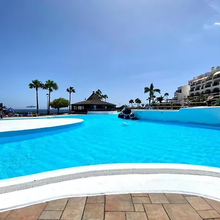 Coqueto Bungalow Con Piscina En Appartement *