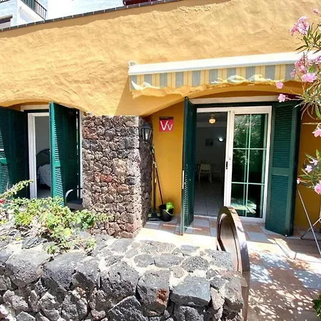 Coqueto Bungalow Con Piscina En Appartement