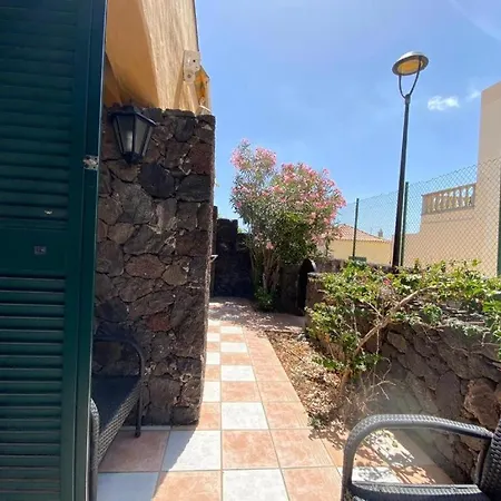 Coqueto Bungalow Con Piscina En