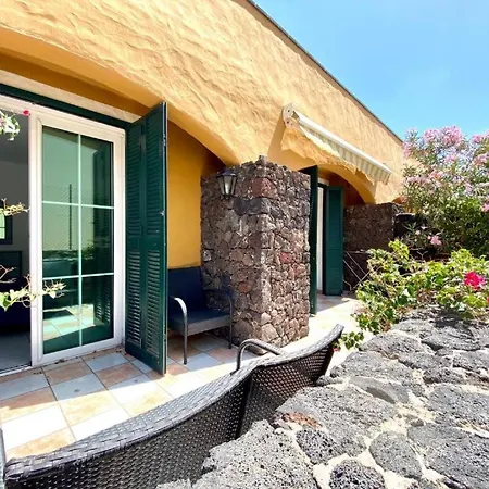 Coqueto Bungalow Con Piscina En * Costa Del Silencio