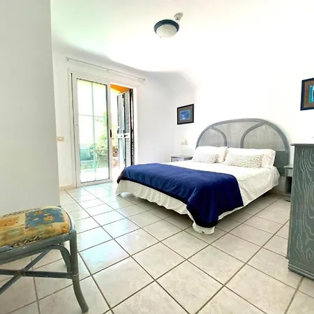 Coqueto Bungalow Con Piscina En *