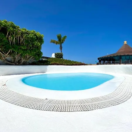 Coqueto Bungalow Con Piscina En Costa Del Silencio